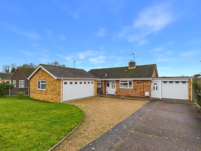 3 Bedroom Detached Bungalow For Sale In Oakview Drive, Downham Market, PE38
