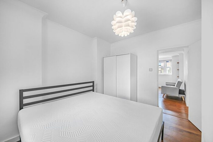 1 Bedroom Flat To Rent In St. Georges Buildings, St. Georges Road, London, SE1