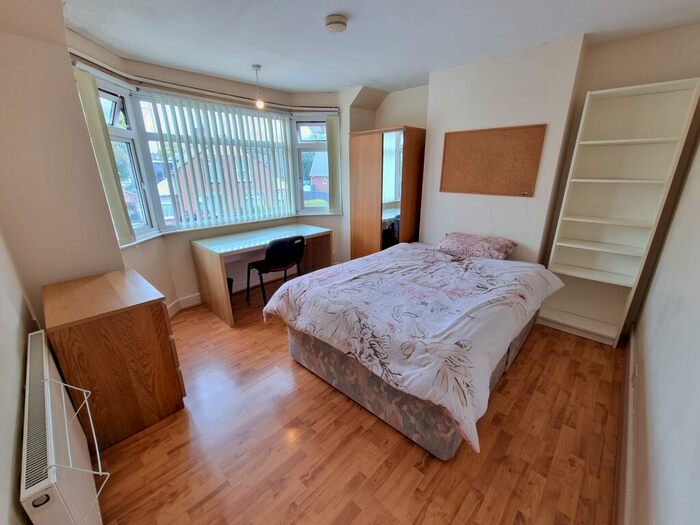 5 Bedroom Semi-Detached House To Rent In Alexandra Road, Leamington Spa, CV31