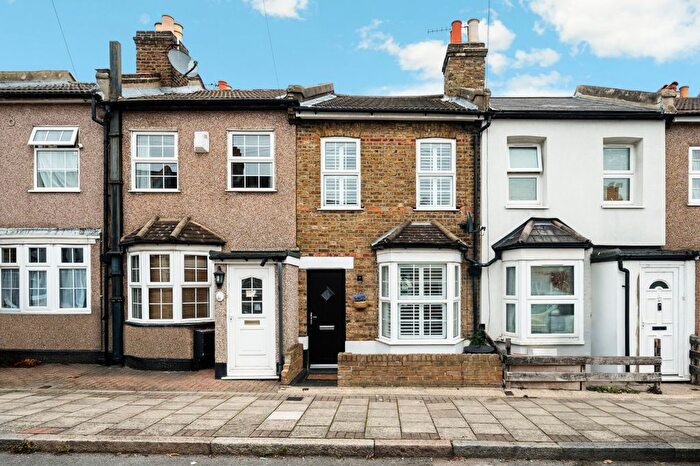 2 Bedroom Terraced House For Sale In Sultan Street, Beckenham, BR3