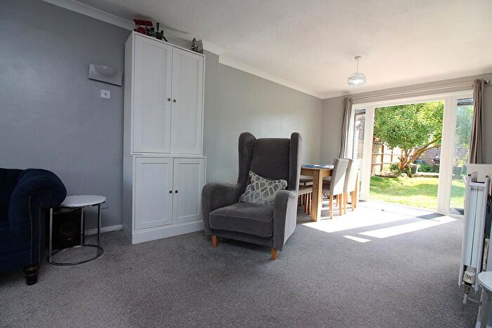 4 Bedroom Detached House For Sale In Astwick Road, Stotfold, Hitchin, SG5