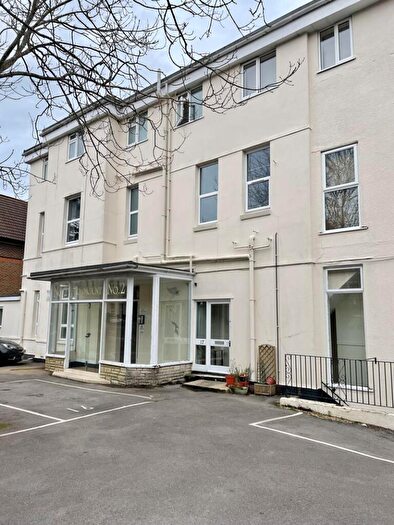 1 Bedroom Flat To Rent In Studio Flat - Town Centre - £ Pcm, BH2