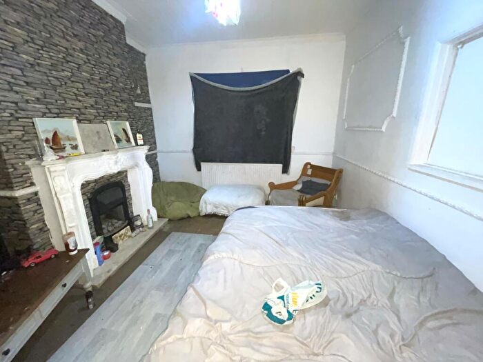3 Bedroom Terraced House For Sale In Corporation Road, Grimsby, DN31