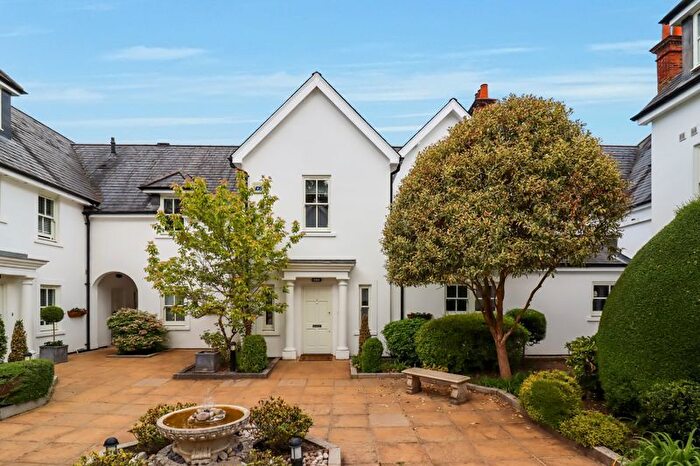 2 Bedroom Flat For Sale In Buckhurst Road, Ascot, SL5
