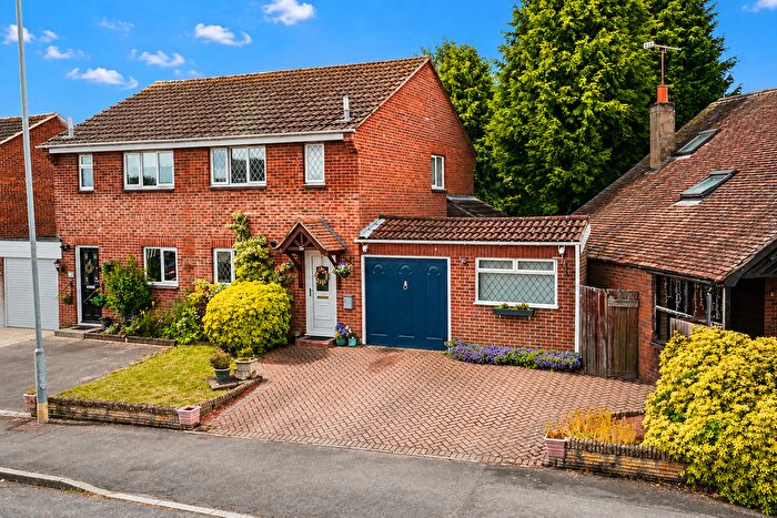 3 Bedroom Semi-Detached House For Sale In Meadow Road, Barlestone, CV13