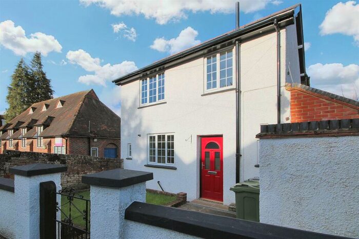 3 Bedroom Detached House To Rent In Addison Road, Guildford, GU1