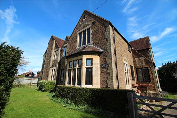 2 Bedroom Apartment To Rent In Castle Hill Court, Berkhamsted., HP4