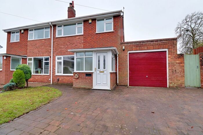 3 Bedroom Semi-detached House To Rent In Lime Grove, Lichfield, WS13