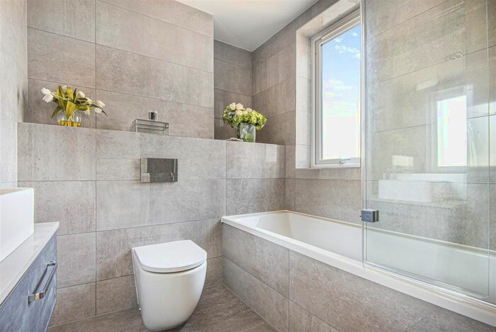 2 Bedroom Flat To Rent In Chislehurst Road, Bickley, Bromley, BR7