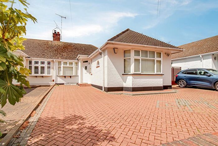 2 Bedroom Semi-Detached Bungalow For Sale In Ashurst Avenue, Southend-on-Sea, SS2