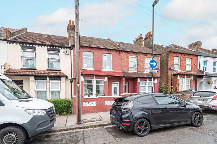 3 Bedroom Terraced House For Sale In Grange Park Road, Thornton Heath, CR7