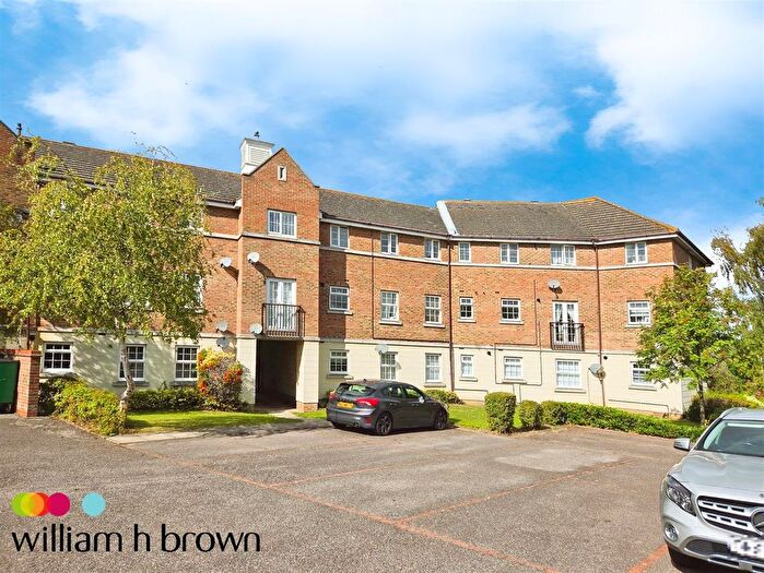 2 Bedroom Flat To Rent In Carew Close, Chafford Hundred, Grays, RM16