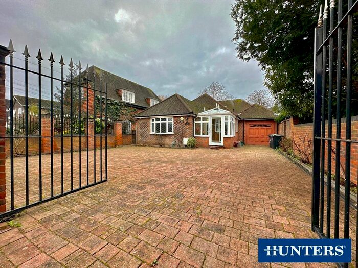 4 Bedroom Detached Bungalow To Rent In Thetford Road, New Malden, KT3