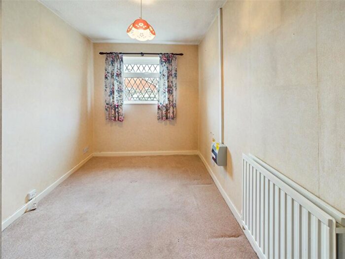 2 Bedroom Bungalow For Sale In Surfleet Close, Wollaton, Nottinghamshire, NG8