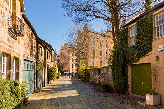 1 Bedroom Apartment For Sale In Circus Lane, Edinburgh, EH3