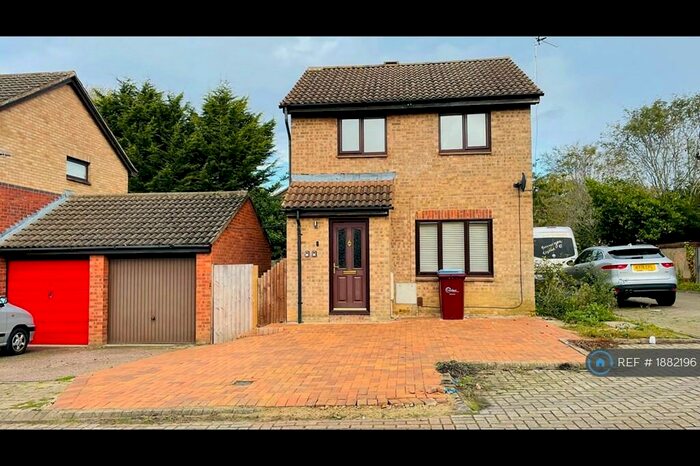 3 Bedroom Detached House To Rent In Brayton Court, Shenley Lodge, Milton Keynes, MK5