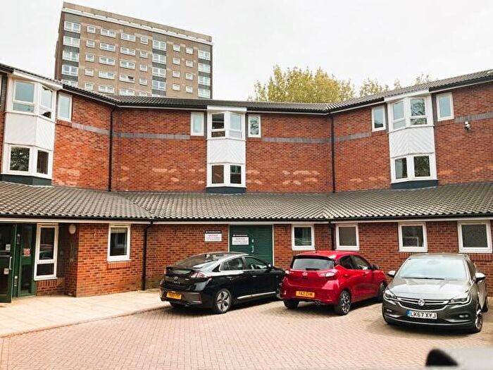 1 Bedroom Flat To Rent In St. Marys Close, Leeds, West Yorkshire, LS12