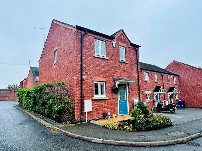 3 Bedroom House To Rent In Laurel Grove, Park Street Uttoxeter, ST14