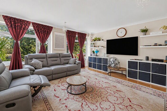 2 Bedroom Maisonette For Sale In Brigstock Road, Thornton Heath, CR7