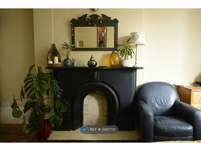 3 Bedroom Flat To Rent In St. Saviour's Road, London, SW2
