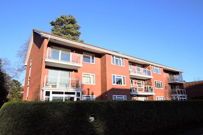 2 Bedroom Flat To Rent In Marlborough Road, Bournemouth, BH4