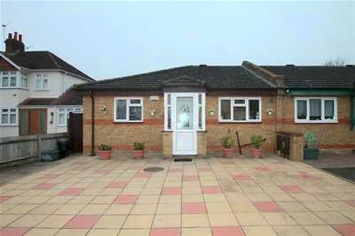 2 Bedroom Bungalow To Rent In Clock House Road, Beckenham, BR3