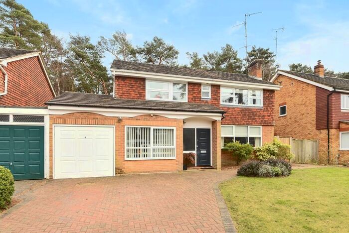 4 Bedroom Link Detached House To Rent In Windlesham, Surrey, GU20