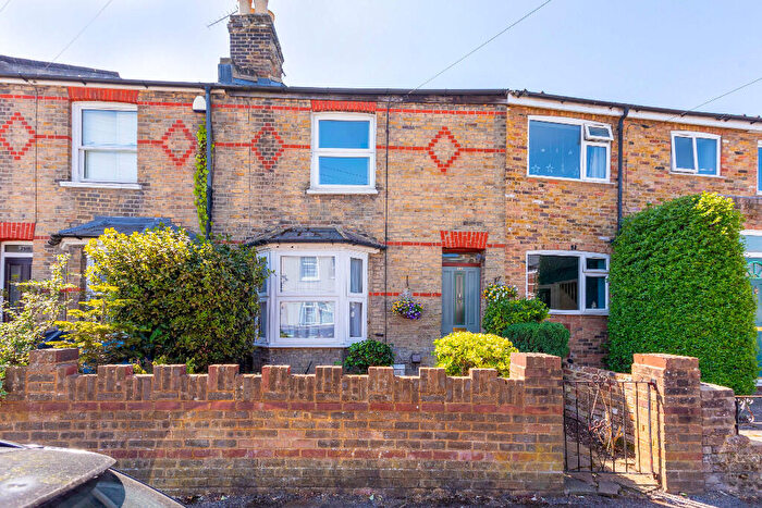 2 Bedroom Cottage For Sale In Oxford Road, Windsor, Berkshire, SL4