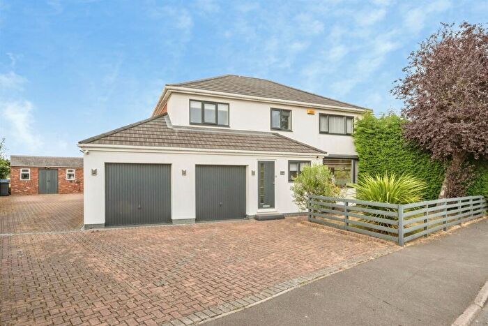 4 Bedroom Detached House For Sale In Wincanton Close, Mexborough, S64