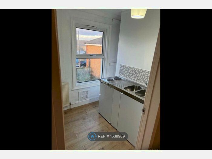 Studio To Rent In Gillingham, Gillingham, ME7