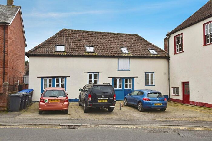 3 Bedroom End Of Terrace House To Rent In Tollgate Road, Salisbury ***Available Now***, SP1