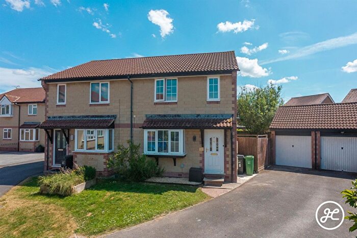 3 Bedroom Semi-Detached House For Sale In Holly Close, Bridgwater, TA6