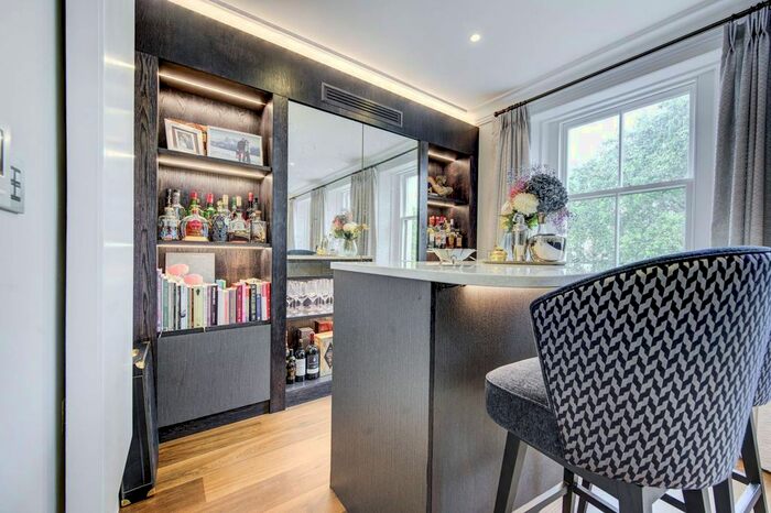 4 Bedroom Maisonette To Rent In Cromwell Road, Kensington, London, SW7