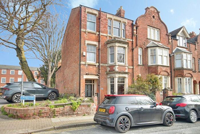 5 Bedroom End Of Terrace House For Sale In St Michaels Square, City Centre, Gloucester, GL1