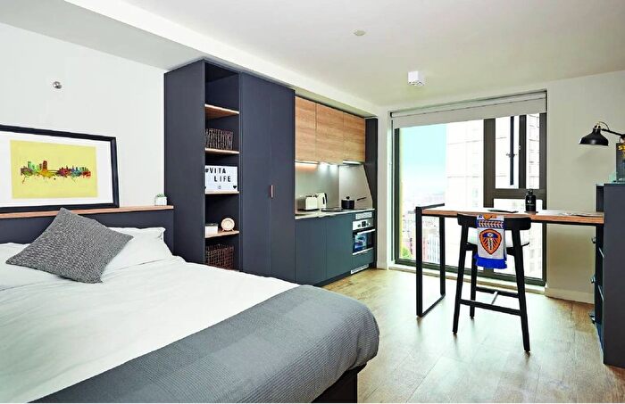 Studio To Rent In Cross Belgrave Street, Leeds, LS2