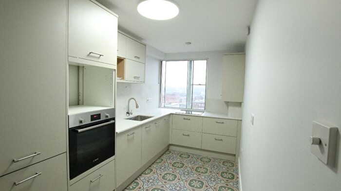 2 Bedroom Flat To Rent In Flat, Sentinel House, Sentinel Square, London, NW4