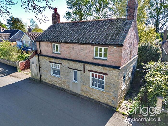 2 Bedroom Detached House For Sale In North Fen Road, Glinton, Market Deeping, PE6
