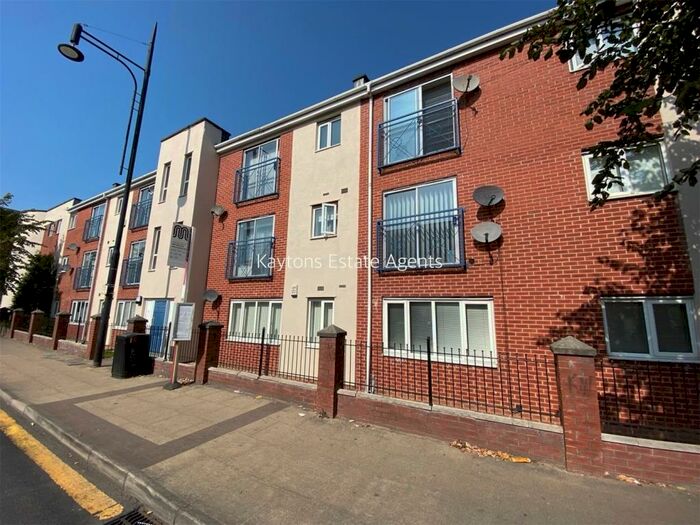 3 Bedroom Apartment To Rent In Stretford Road, Hulme, M15