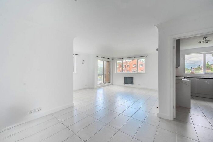 2 Bedroom Flat To Rent In Eastbury Place, Northwood, HA6