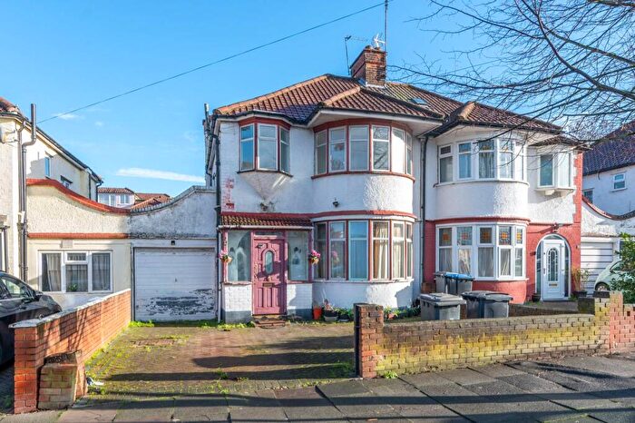 3 Bedroom Semi Detached House For Sale In Park Avenue North, Willesden Green, London, NW10