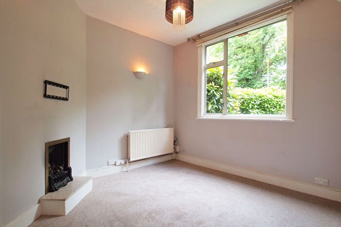 2 Bedroom Cottage For Sale In Kingston Road, Ewell Village, Epsom, Surrey, KT17