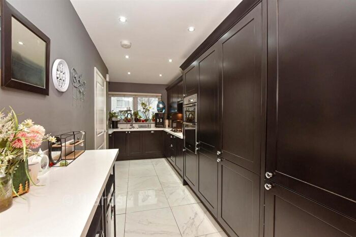 4 Bedroom End Of Terrace House For Sale In Eton Walk, Folkestone, Kent, CT19