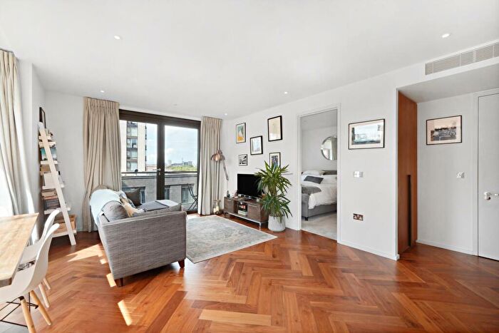 1 Bedroom Apartment For Sale In Ambassador Building, Embassy Gardens, Nine Elms, SW11