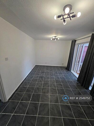 3 Bedroom Terraced House To Rent In Gladstone Court, Manchester, M15