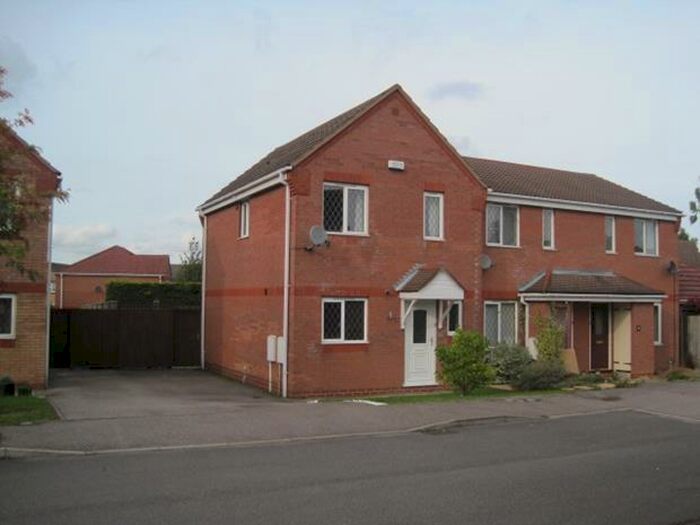 3 Bedroom Semi-Detached House To Rent In Daffodil Drive, Rushden, NN10