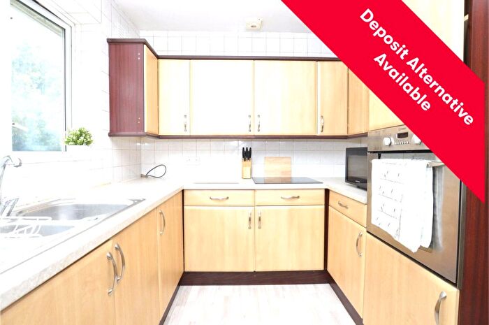 2 Bedroom Maisonette To Rent In Robin Grove, Harrow, Middlesex, HA3
