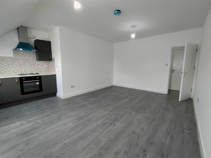 2 Bedroom Flat To Rent In Oxford Street, Wednesbury, WS10