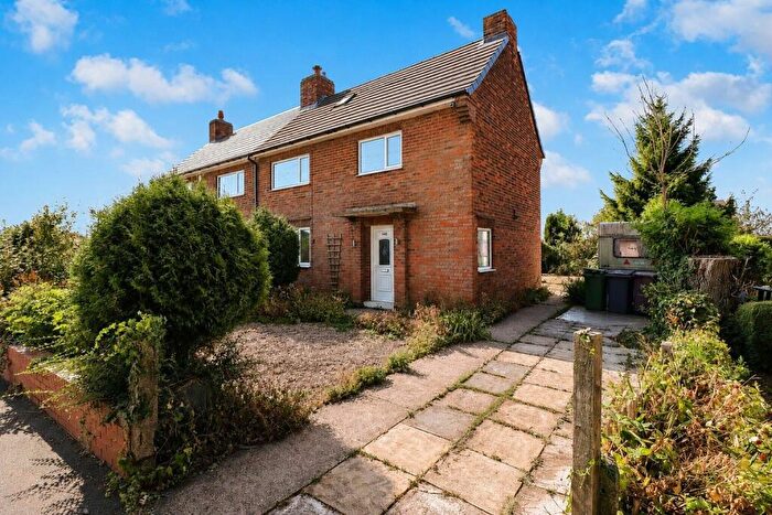 3 Bedroom Semi-Detached House For Sale In The Hill, Glapwell, Chesterfield, S44