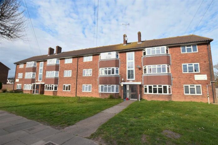 2 Bedroom Flat To Rent In Delaware Crescent, Shoeburyness, Southend-On-Sea, SS3