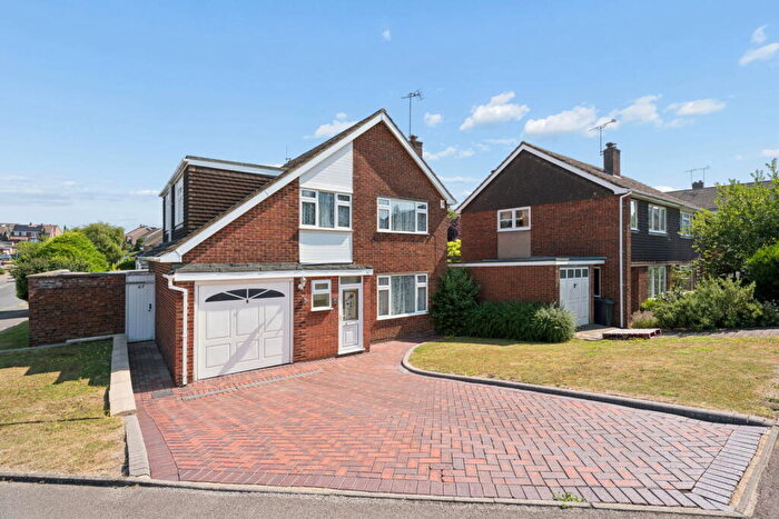 4 Bedroom Detached House For Sale In Lowther Road, Dunstable, LU6